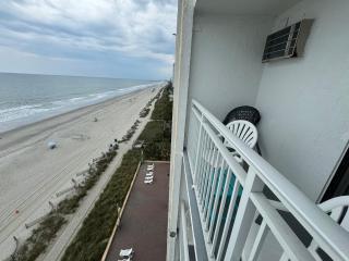 Recently Renovated Oceanfront Double Full Suite! Sea Mist 20909- Sleeps 2-4 Guests! - Myrtle Beach - 3