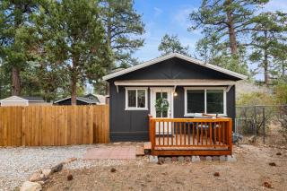 The Maple Lane Hideaway - Hot Tub, Fireplace, Barbecue, Fenced Yard! - 0