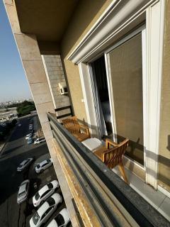 شقة فندقية من غرفة و صالة مع بالكونة مطلة - 7