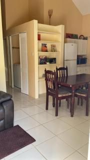Air-Conditioned Cozy 3 Bedroom House in Grenville Vale - - 9