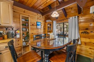 The Scandinavian Bear - Close to Slopes, Smart TV, Fireplace, Deck, BBQ - Big Bear Lake - 2