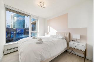 Bright 2BR Downtown Vancouver Condo w Pool & Gym - Vancouver - 7