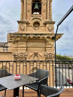 Florette Suite 2BR with Stunning Lounge Terrace by ArcoBnb - Il-Furjana - 9