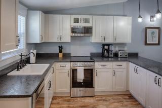 Updated Cottage in Heart of Town Park & Walk - 5