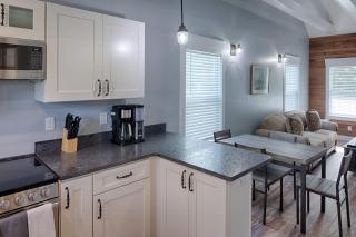 Updated Cottage in Heart of Town Park & Walk - St. Augustine - 2
