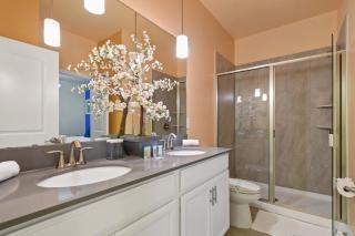 Luxury Stay: Pool, Spa, Near Disney & Outlets - Kissimmee - 2