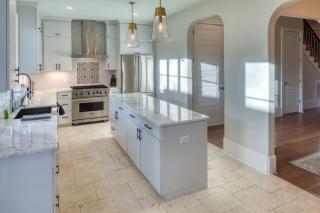 Luxury Villa 3 BR w Private Bath Walk Everywhere - 1