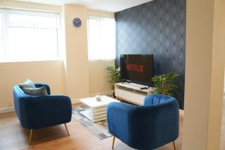 Spacious Modern Flat In Luton Town Centre - 3