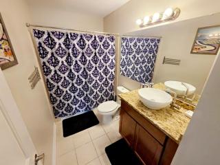 Stylish 2BR Retreat in Downtown Charlotte - Charlotte - 3