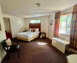 Saco River Motor Lodge & Suites - 0