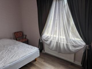 Tilava huone rannan lähellä - 2