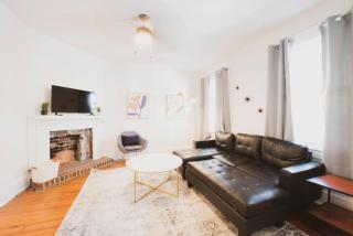 Private Triplex Sleeps 22 Starland District - Savannah - 3