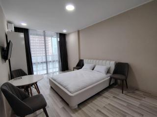 Royal Bay Apartments Batumi - Batumi - 1