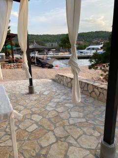 Strandhaus Danica Bain Mit Pool Und Frühstück - Pristanišće - 2