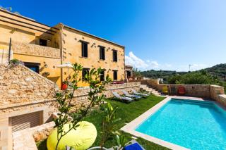 Freistehendes Ferienhaus Mit Großem Pool - Achlades - 0