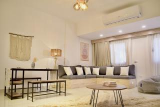 Stylish Compound 3BR with Cozy Garden in New Cairo - 9