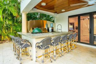 Fort Lauderdale Mansion with Private Pool & Hot Tub - Perfect for Families - Fort Lauderdale - 2