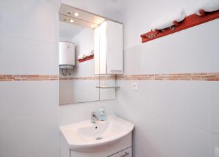 Historic Stone Home On The Seafront With King Beds And Garden - Stari Grad - 4