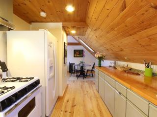 Charles and Charles MV - 3