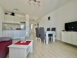 Cozy Apartment Rosmarin with private Pool - Krk - 7