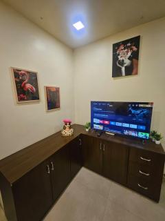 Pali Perch 1BHK with Peace, Charm and Bandra Vibes - 9