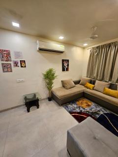 Pali Perch 1BHK with Peace, Charm and Bandra Vibes - Mumbai - 7