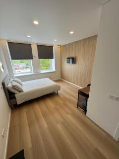 6 New Airport Apartment - 1