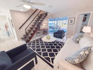 Waterfront home near beaches Multi month welcomed - inquire - Fort Myers - 4