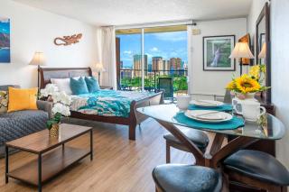 Renovated Condo Near Waikiki Beach - Honolulu - 4