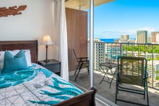 Renovated Condo Near Waikiki Beach - Honolulu - 1