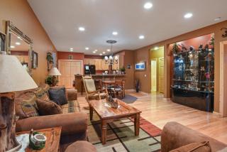 Crystal Charm Amazing 3 BDR Condo Close to Beaches Casinos & Skiing - Crystal Bay - 2