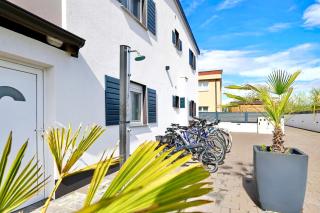Apartments ROSINI, 300m from the beach with shared tavern and bikes, Nin - Nin (Nona) - 0