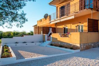 Apartment Living with Nature - Pula - 2