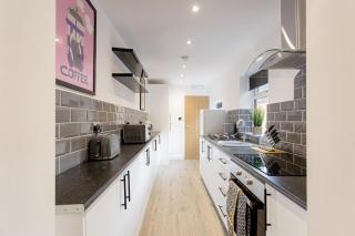 Cosy Cruise Cribs 1 - Stoke on Trent - 4