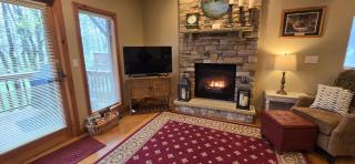 Our Heart's Desire- spacious 3 BR condo with hot tub in great location! - 9