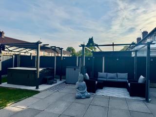 house with hot tub - 8