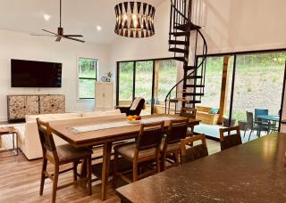 Deluxe Fun House - Pet Friendly - Piney - 5
