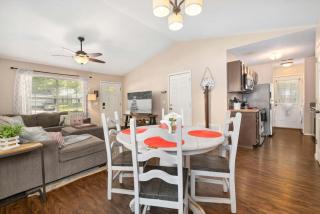 Cozy Cottage-3 mi to UofA-4 mi to DT - Fayetteville - 7