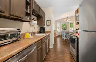 Cozy Cottage-3 mi to UofA-4 mi to DT - Fayetteville - 2