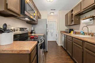 Cozy Cottage-3 mi to UofA-4 mi to DT - Fayetteville - 3