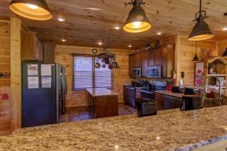 Grand View Lodge, free tickets, no catch! - Pigeon Forge - 3