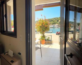 Vathi Seaside Apartment - Meganisi - 3