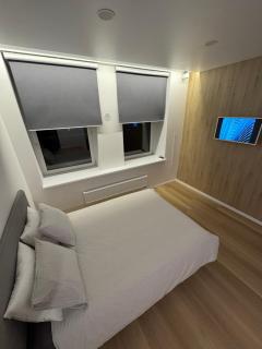 6 New Airport Apartment - 7