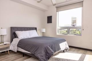 Contemporary West Hollywood 2BR 2BA Condo with Panoramic Views - Los Angeles - 0