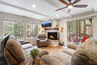 Family Fun Getaway - 3 Story Condo - Zephyr Cove - 9
