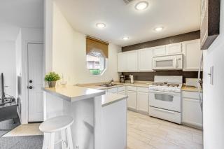 5 Mi to Las Vegas Strip Condo with Community Perks! - Las Vegas - 2