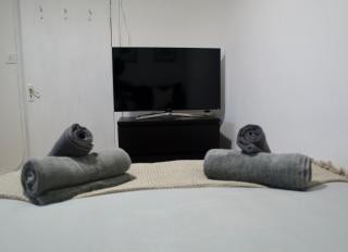 3 bedroom Apartment - 10min walk Stratford station - Sleep 6 - Londra - 2