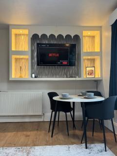 3 bedroom Apartment - 10min walk Stratford station - Sleep 6 - Londra - 5