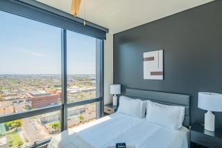 Adorable Studio - High Rise DT, Pool, Gym, Parking - Phoenix - 0