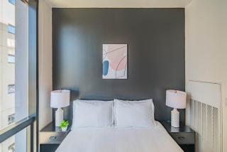Lovely Studio - Modern HighRise DT, Pool, Gym, Parking - Phoenix - 4